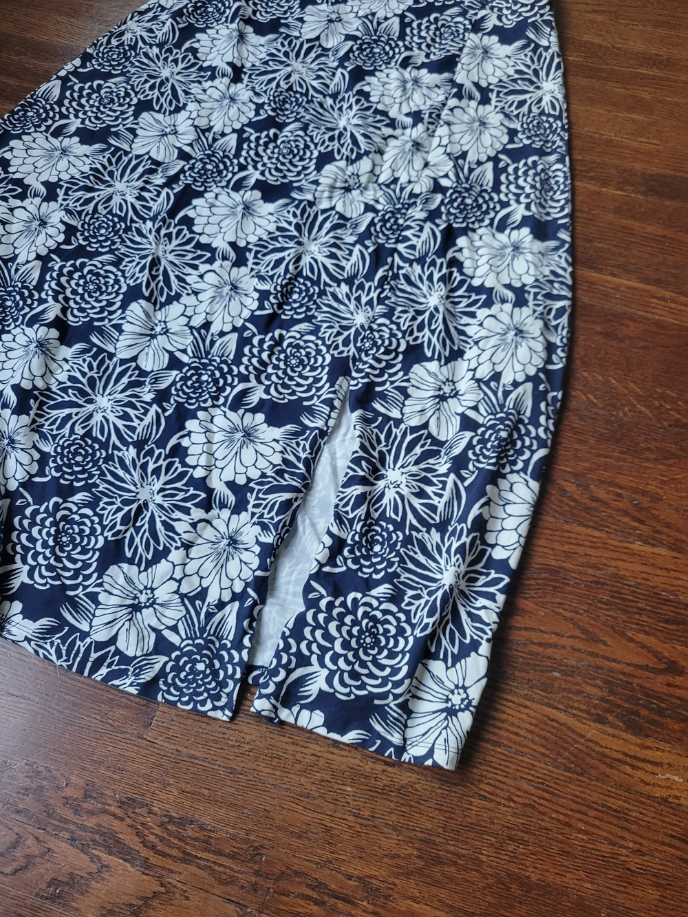 Talbots Women's Navy White Floral Maxi Skirt Slit Style Sz M Casual Church Wear - Picture 5 of 17